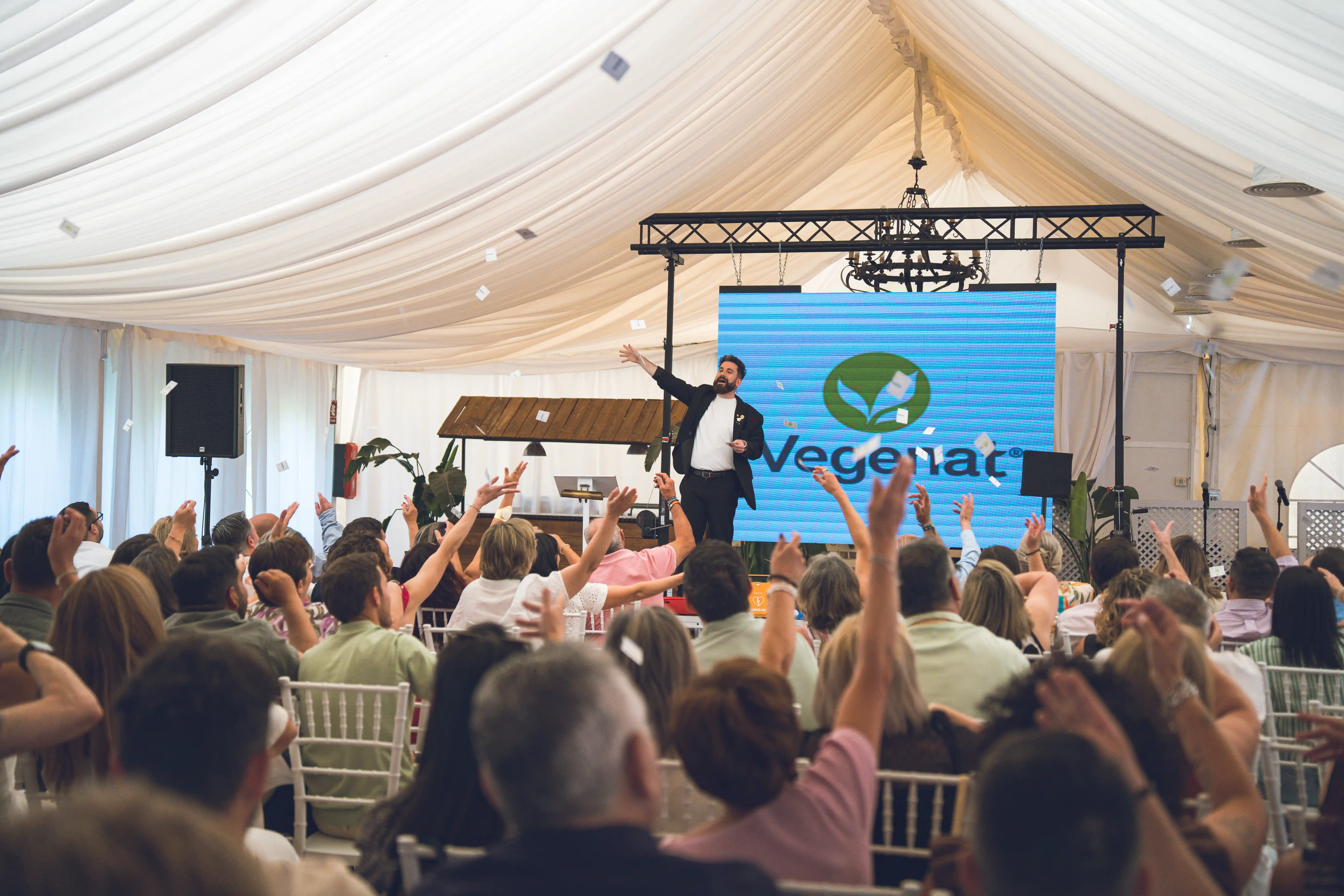 Show de sobremesa para invitados en una boda en Badajoz